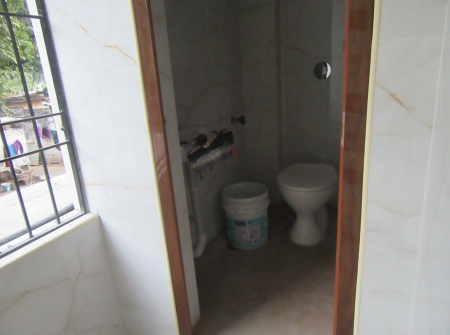 3) Li Id 265 - Bathroom.JPG